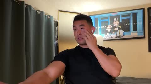 yumyummike online show from November 12, 2025, 4:24 am