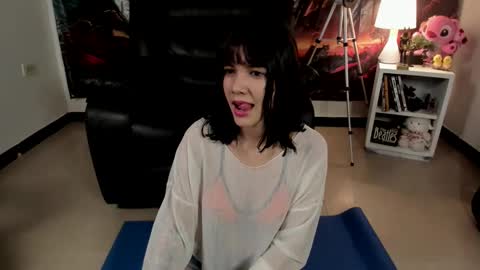 Snapshot of yunablack chatting on May 10, 2026, 10:53 am Yuna online show from May 10, 2026, 10:53 am