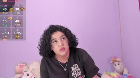 yunahott_ online show from January 17, 2025, 4:39 am