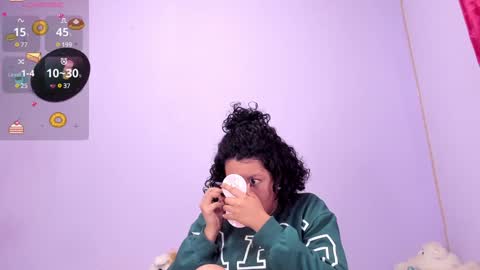 yunahott_ online show from February 3, 2025, 6:13 am