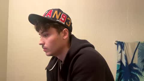 yungstudbev online show from January 10, 2025, 1:32 am