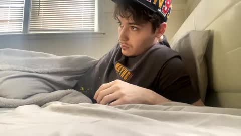 yungstudbev online show from January 29, 2025, 3:26 pm