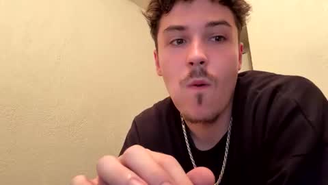 yungstudbev online show from September 18, 2025, 12:12 am