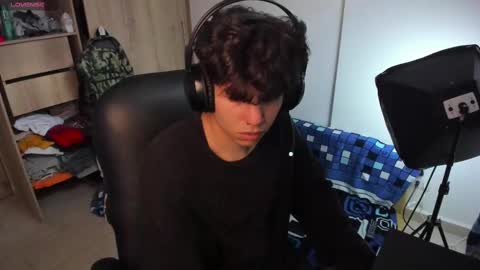 yurii_moody online show from September 19, 2025, 9:48 pm