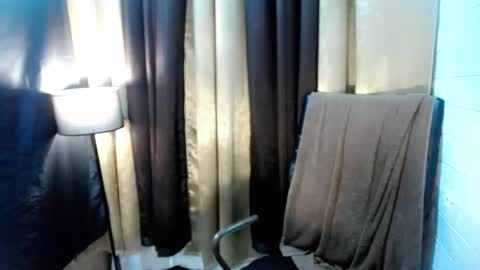 yuriyumixx_xoxo online show from October 29, 2025, 7:37 pm