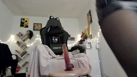 paola online show from January 24, 2025, 3:43 am