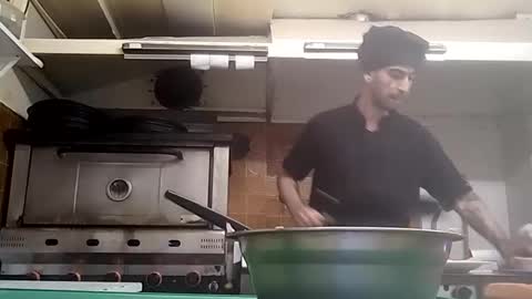 Yuumi online show from December 3, 2025, 9:57 pm