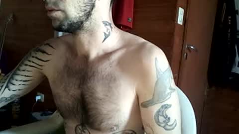 Yuumi online show from April 2, 2026, 7:44 pm