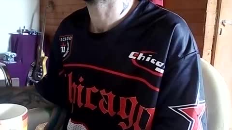 Yuumi online show from April 3, 2026, 2:48 pm