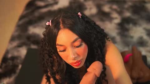 Yuyi Cam online show from February 8, 2026, 3:54 am