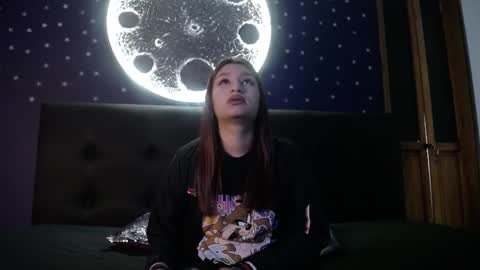 YUYIS online show from December 22, 2025, 11:51 am