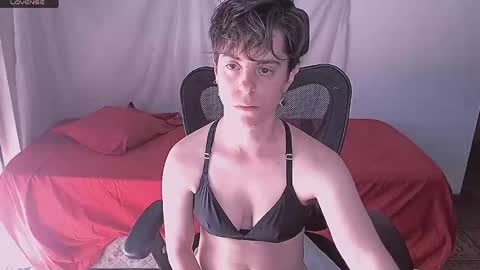 Yuyu online show from November 3, 2025, 5:36 pm