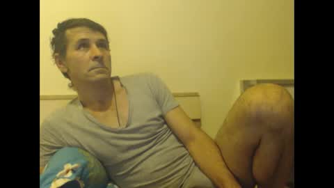 Snapshot of yvesstorm5 chatting on February 14, 2025, 8:05 pm yvesstorm5 online show from February 14, 2025, 8:05 pm