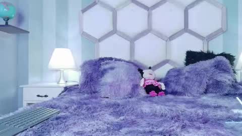 yvi online show from January 19, 2026, 11:47 am