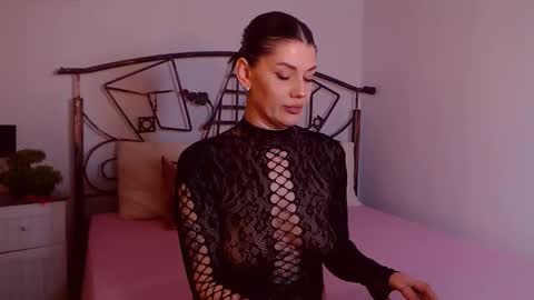 I V Y   online show from February 17, 2026, 8:48 pm