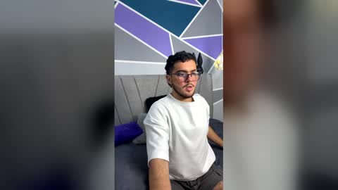 Zack  online show from December 19, 2025, 9:55 pm