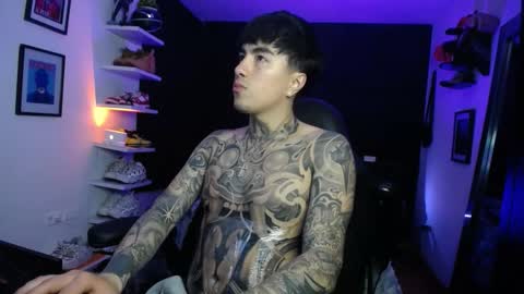 zac_muller1 online show from October 17, 2025, 2:37 am