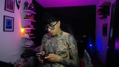 zac_muller1 online show from November 19, 2025, 5:18 am