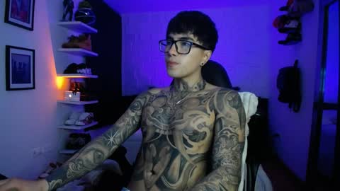 zac_muller1 online show from April 21, 2026, 1:42 am