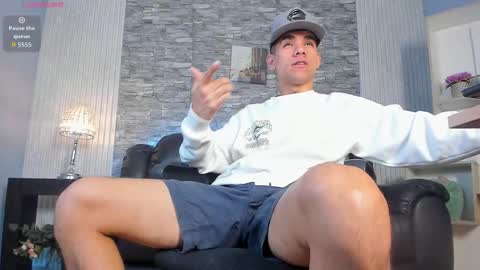 zack_joness10 online show from February 15, 2026, 3:36 am