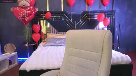 Zafiramoonn online show from February 18, 2026, 2:57 pm