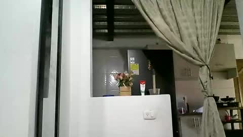 Zafiro online show from April 1, 2026, 2:36 pm