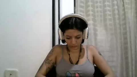 Zafiro online show from April 27, 2026, 3:43 pm