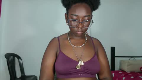 Snapshot of zahhysims chatting on February 18, 2025, 6:15 pm zahhy online show from February 18, 2025, 6:15 pm