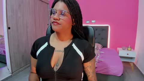 zahra_rose online show from November 23, 2025, 2:06 pm
