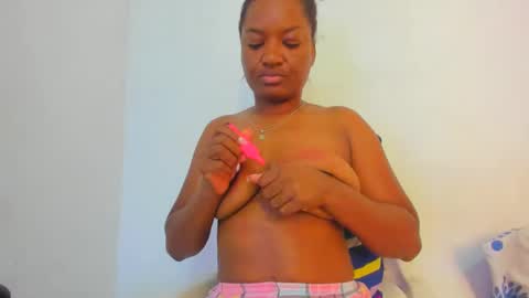 Snapshot of zamara__ chatting on January 18, 2025, 2:12 pm Zamara   online show from January 18, 2025, 2:12 pm