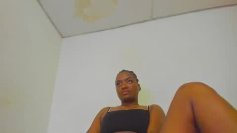 Snapshot of zamara__ chatting on January 27, 2025, 12:33 am Zamara   online show from January 27, 2025, 12:33 am