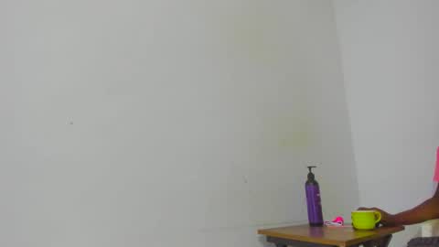 Snapshot of zamara__ chatting on February 6, 2025, 10:48 am Zamara   online show from February 6, 2025, 10:48 am