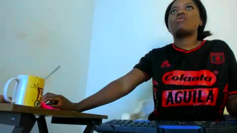 Snapshot of zamara__ chatting on February 14, 2025, 12:03 pm Zamara   online show from February 14, 2025, 12:03 pm