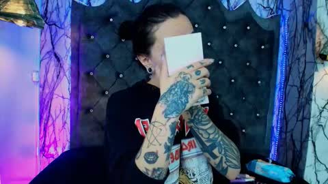   online show from September 17, 2025, 6:42 pm