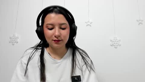 zammii69 online show from January 8, 2026, 8:55 pm