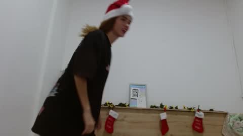 Zamu online show from December 10, 2024, 10:58 pm