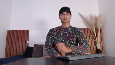 Zander online show from January 20, 2025, 1:21 pm