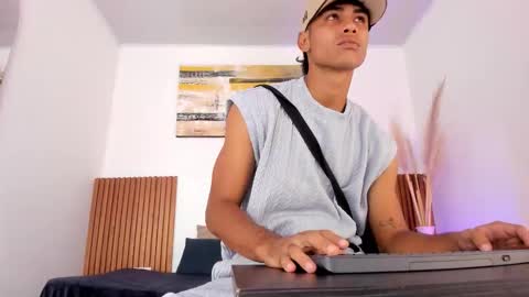 Zander online show from December 20, 2025, 12:56 pm