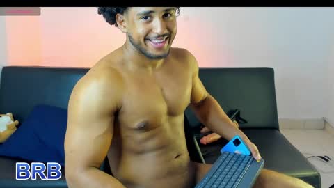 Snapshot of zane_lux chatting on May 18, 2026, 12:33 pm Zane Lux online show from May 18, 2026, 12:33 pm
