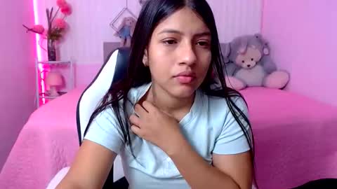 Snapshot of zara_cute18 chatting on April 9, 2026, 12:21 pm Zara online show from April 9, 2026, 12:21 pm