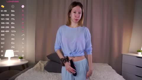 Snapshot of zara_shine chatting on November 10, 2025, 7:13 pm Criss online show from November 10, 2025, 7:13 pm