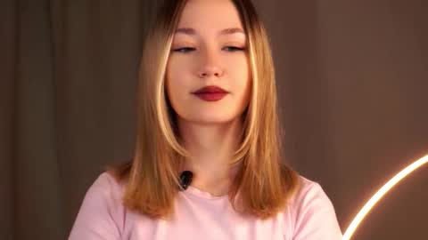 Snapshot of zara_shine chatting on November 12, 2025, 5:19 am Criss online show from November 12, 2025, 5:19 am