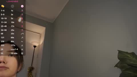 Snapshot of zara_shine chatting on January 5, 2026, 5:27 pm Criss online show from January 5, 2026, 5:27 pm