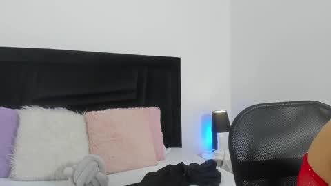 ZARA online show from February 12, 2026, 7:20 pm