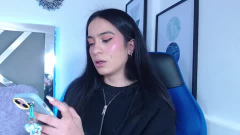 zaradames_ online show from January 16, 2025, 3:34 am