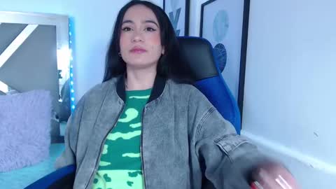 zaradames_ online show from January 24, 2025, 3:54 am