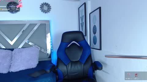 zaradames_ online show from March 3, 2025, 11:00 am