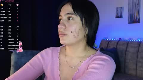 zaradames_ online show from September 14, 2025, 3:05 am