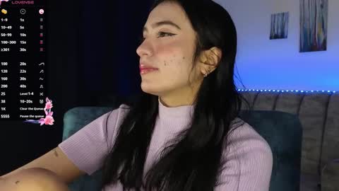 zaradames_ online show from October 20, 2025, 4:35 am