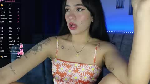 zaradames_ online show from November 13, 2025, 3:38 am